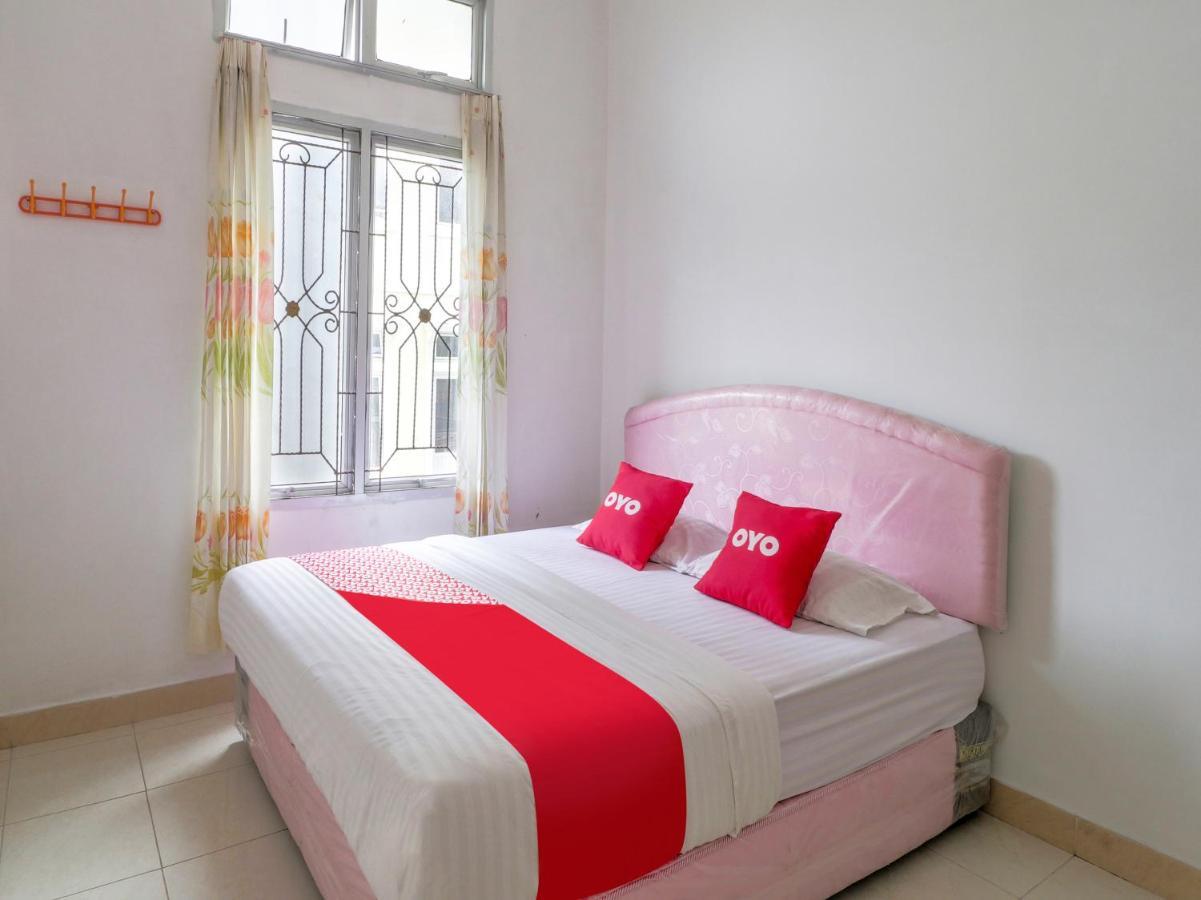 Oyo 2997 Grand Suites Palace 2 Sindanglaya Экстерьер фото