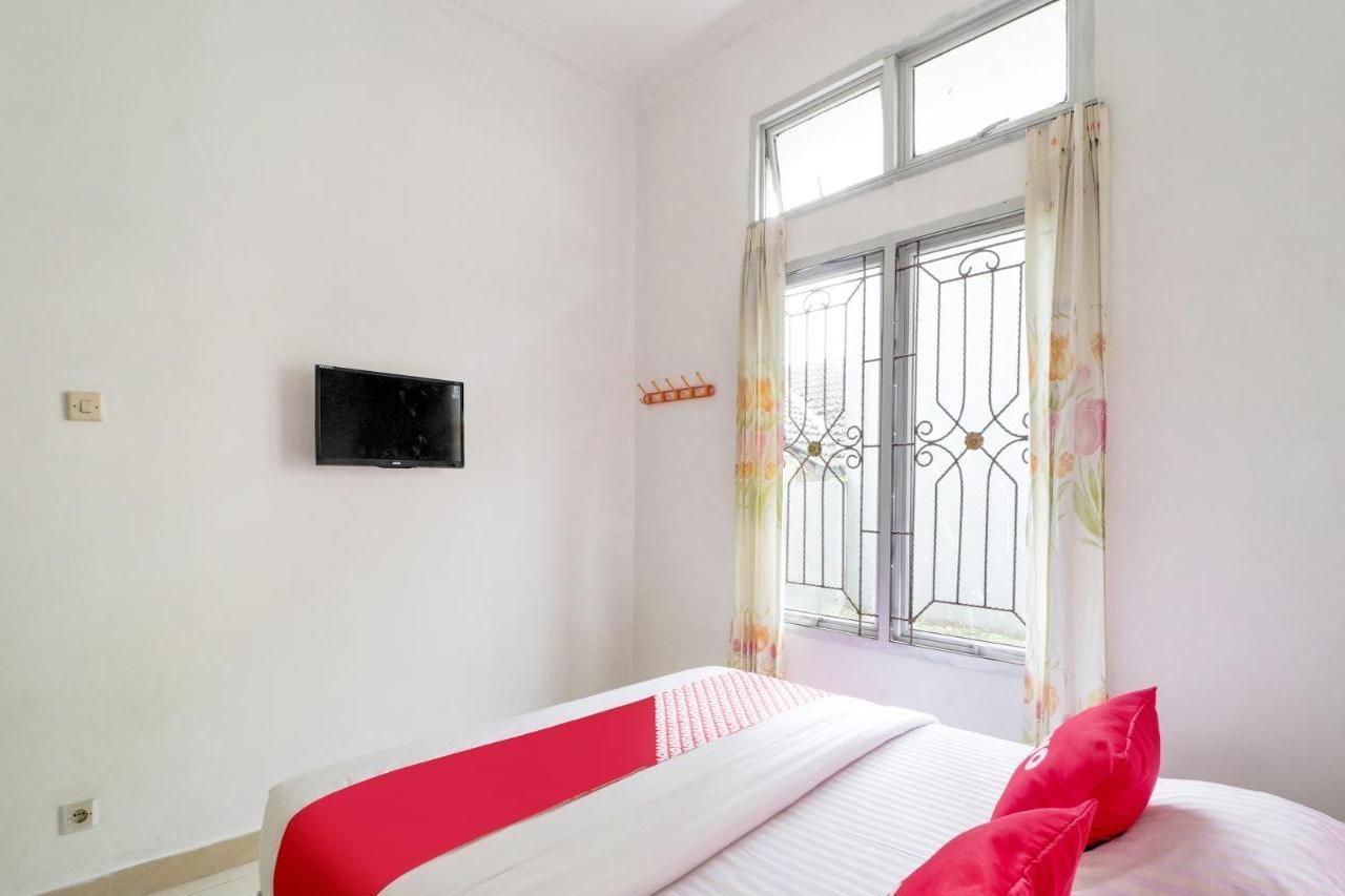 Oyo 2997 Grand Suites Palace 2 Sindanglaya Экстерьер фото